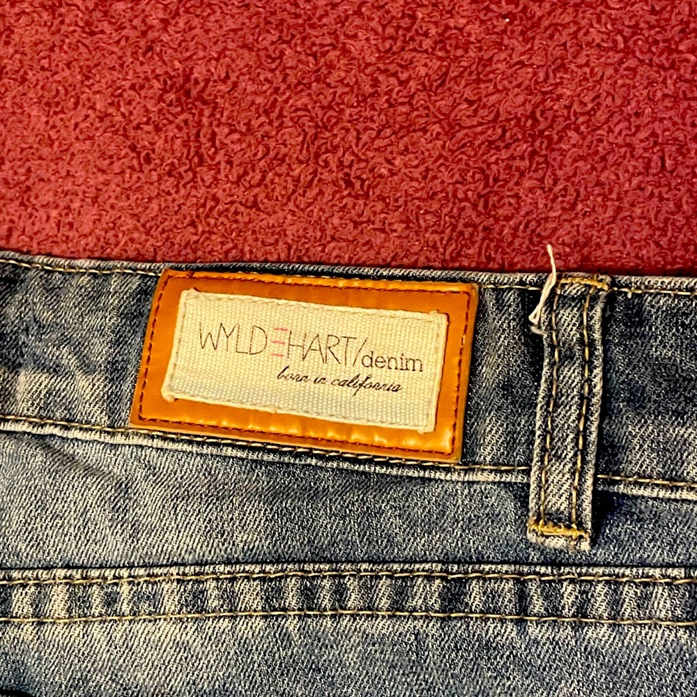 Size 5 - Wylde Heart Tribal Print Denim Shorts - Picture 5 of 5